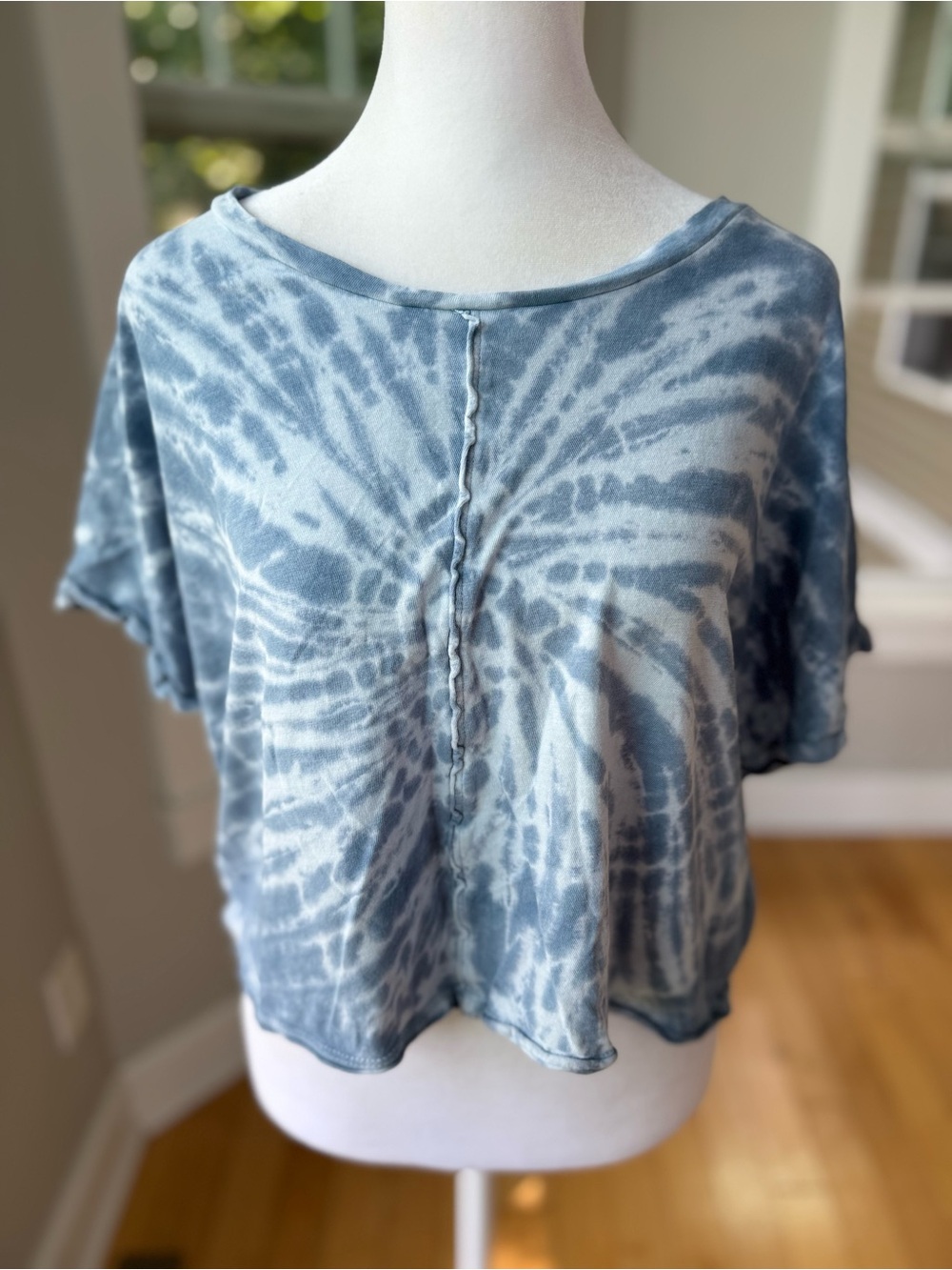 American Eagle Outfitters Blue Tie-Dye Cropped Short Sleeve Top Sz XS